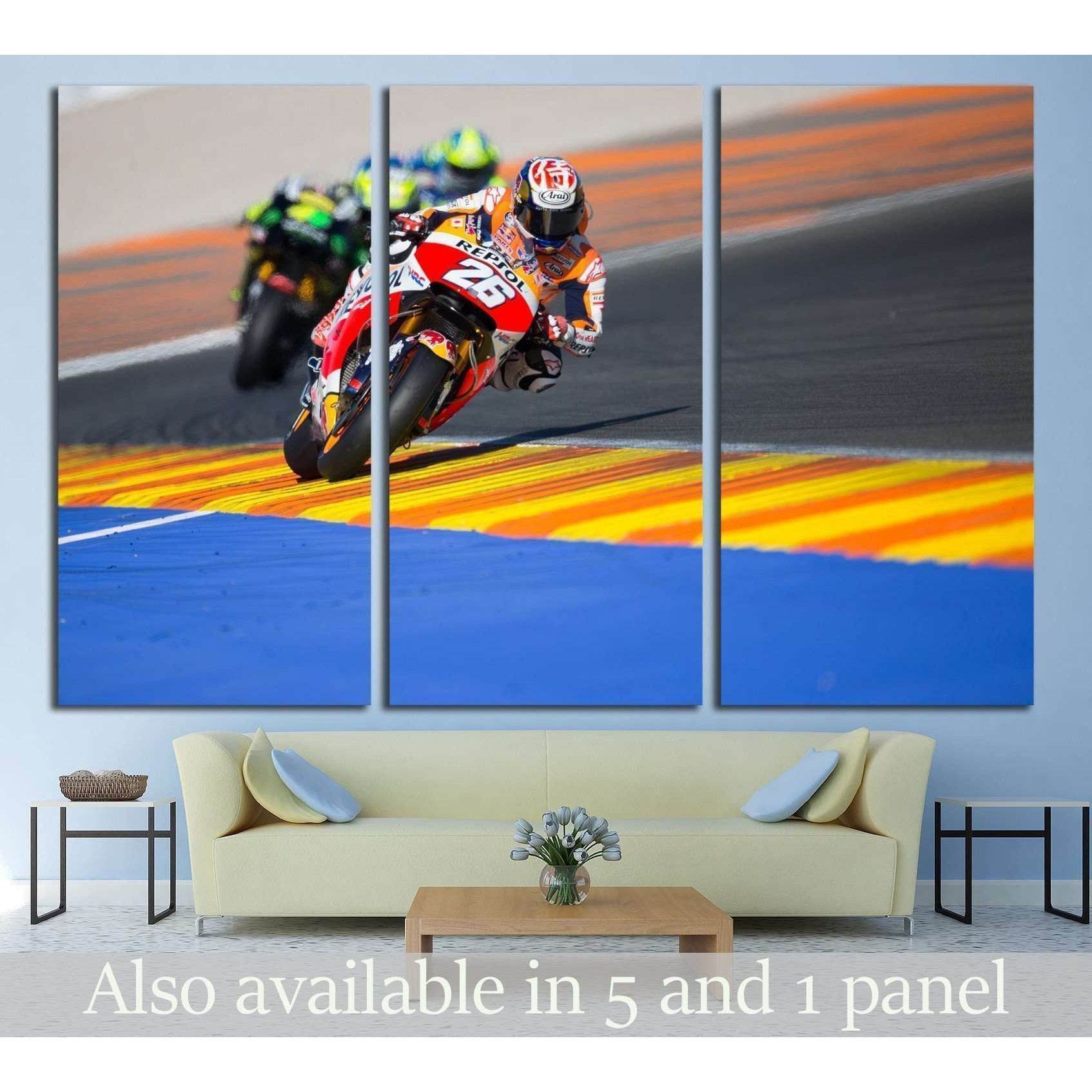 MotoGP Racing Canvas Print, Valencia Track Photo - Zellart MotoGP Honda HRC Red Bull アートパネル